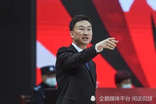 两个男女之间毫无顾忌的政事